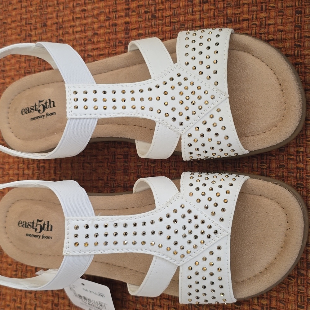 EAST 5TH BRAND WOMEN'S WHITE SUEDE LIKE EMBELLISHED SLIP ON SANDALS SIZE 7.5